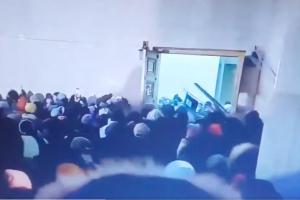 Протестиращите щурмуваха сградата на правителството в Монголия  Това стана ясно от видеа в