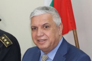 Дългогодишен митничар и бивш ръководител на няколко митници в различни