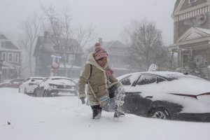 Най малко 18 души са вече загиналите от силната снежна буря