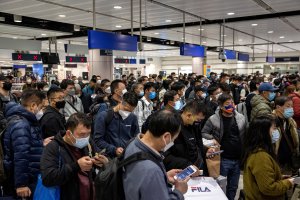 Китай отменя от днес изискването за COVID карантина за пристигащите в