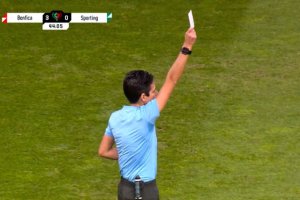 Нова глава във футболната история бе начената в събота вечер