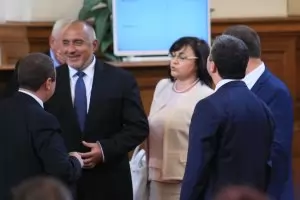 Борисов няма да подкрепи кабинет на Нинова на лидерската среща