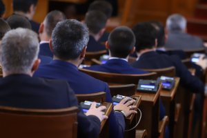 Съдът ще може да задължава страните по определени висящи дела