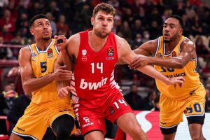 Спортист №1 на България за 2022 г Александър Везенков остава