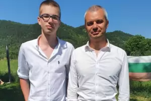 Костадинов: Горд съм, че синът ми участва в масов бой
