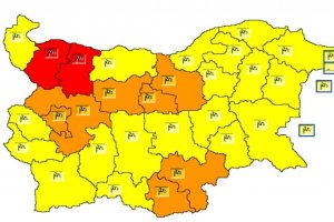 Националният институт по метеорология и хидрология НИМХ издаде червен код