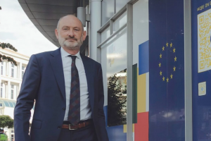 Промените в конституцията за включване на гражданите които се самоопределят като