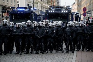 Няколко войници от САЩ нападнаха германски полицаи на главната железопътна