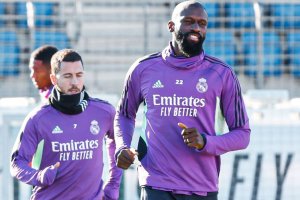 На 3 януари четири дни преди да навърши 32 години