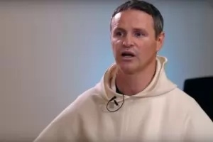 Бивш футболист на "Манчестър Юн" стана свещеник