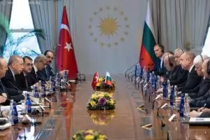 Радев направи остър завой към Турция