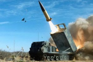 Украйна води ускорени преговори със САЩ за доставката на ракети