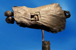 Всеки който се интересува сериозно от художествения живот у нас