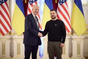 Джо Байдън пристигна изненадващо в Киев