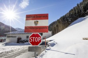 Министерството на външните работи на Австрия съобщава че четирима руски