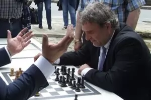 Бивш министър на културата ще играе за България на Евро `23 по шахмат