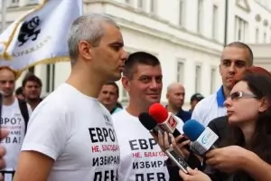 Съпротивата срещу еврото вече става гротескна 
