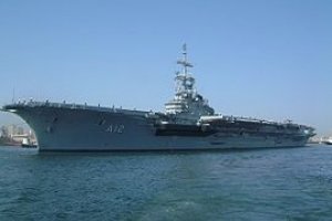 Бразилският флот потопи 266 метровия самолетоносач Сао Пауло  São Paulo в Атлантическия океан след