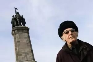 Политиканите ни давят в Оруелска робия с паметниците