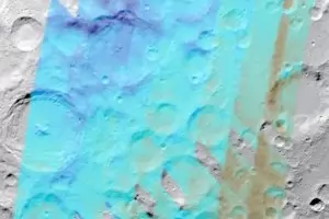 НАСА картографира водата на Луната