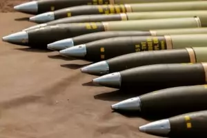 FT: Липса на барут и тротил бави производството на снаряди за Украйна