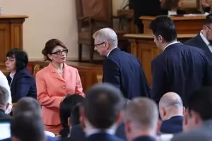Денков може да се раздели с шестима кандидат-министри