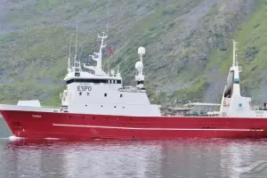 Руски риболовен кораб шпионира US ядрена подводница