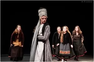 Вдъхновителката на филма „Майка“ тръгва на турне с „Шахнаме“