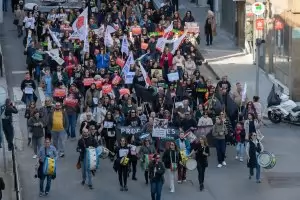 Хиляди протестират в Португалия заради жилищната криза