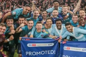 "Виненочервените" се завърнаха в Премиър лийг рекордно бързо