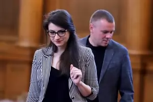 Парламентът прие оставката на Лена Бориславова като депутат
