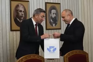 За ДПС общите усилия на ГЕРБ-СДС и ПП-ДБ са загуба на време