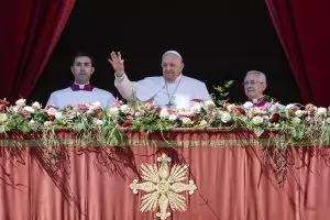 Папата промени конституцията на Ватикана