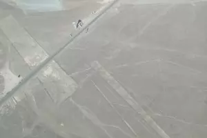 Николай Овчаров изследва от въздуха най-големите древни рисунки в света