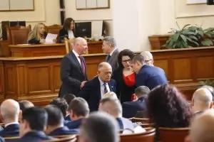 БСП и „Възраждане“ се подиграха на десните за съюза им с ГЕРБ