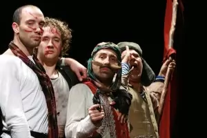 Народният театър показва пушките и пистолетите от "Хъшове" и "Народът на Вазов"