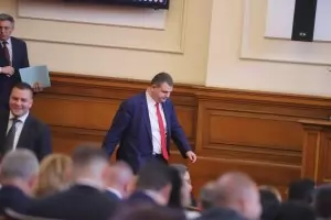 Пеевски поема лично надзора над конституционната реформа