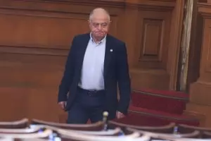 Атанасов: Опитът да се пробута Сарафов няма да мине