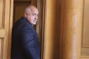 Борисов се върна на входа и на изхода на властта