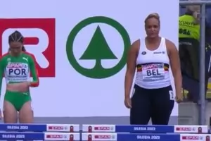 Гюлетласкачка пробяга 100 м с препятствия в името на отбора