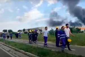 Експлозия запали най-голямата рафинерия в Румъния