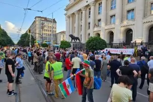 Граждани поискаха от ПП-ДБ конституционен проект до седмица