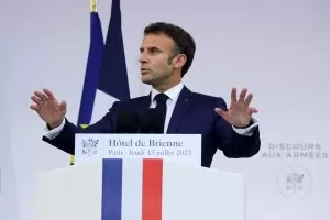 Писмо с отрязан пръст за Макрон пристигна в Елисейския дворец