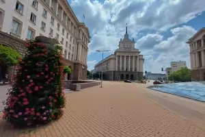 От 1 септември депутатите ще заседават в бившия партиен дом 