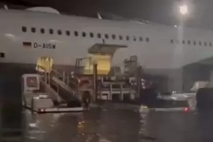 Наводнение предизвика хаос на летището във Франкфурт 