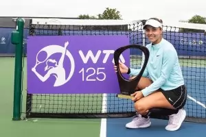 Виктория Томова триумфира на WTA турнира в Чикаго