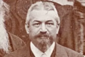 Първият ректор на УНСС дарява 210 000 лв. за образованието ни