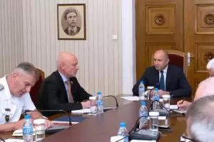 Радев и Тагарев се притесниха от отлива на офицери и войници