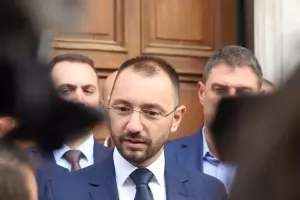 Хекимян: За листата на ГЕРБ-СДС да каже Васил Терзиев