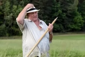 Министърка: Депардийо е позор за Франция